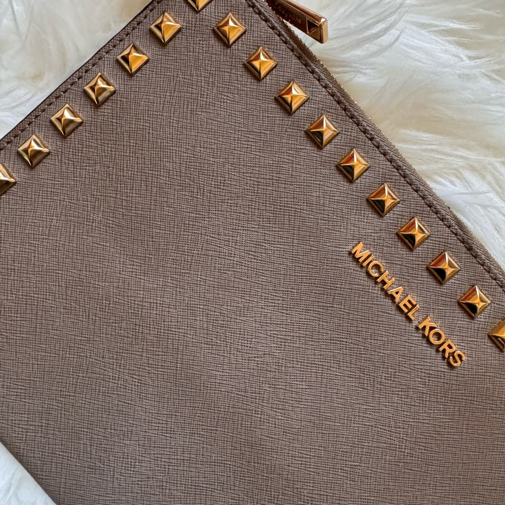 Michael kors wristlet